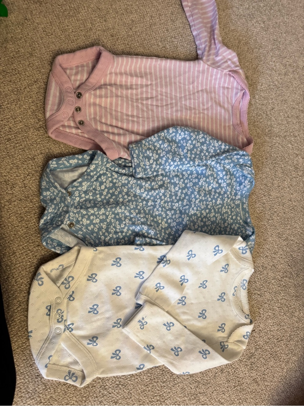 Baby Boden Pink Stripe, Blue Floral & Cream Bow Long-Sleeve Bodysuits — 3-Pack